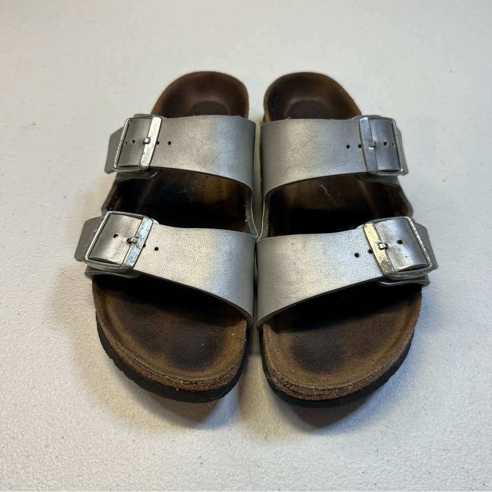 Birkenstock‎ Arizona Silver Metallic Two Strap Buckle Sandals Womens 38